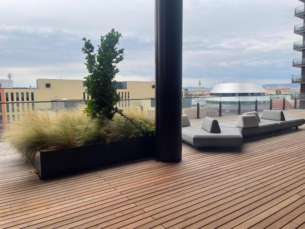 Apartment Sunrise Above Sky With Rooftop Pool Vienna