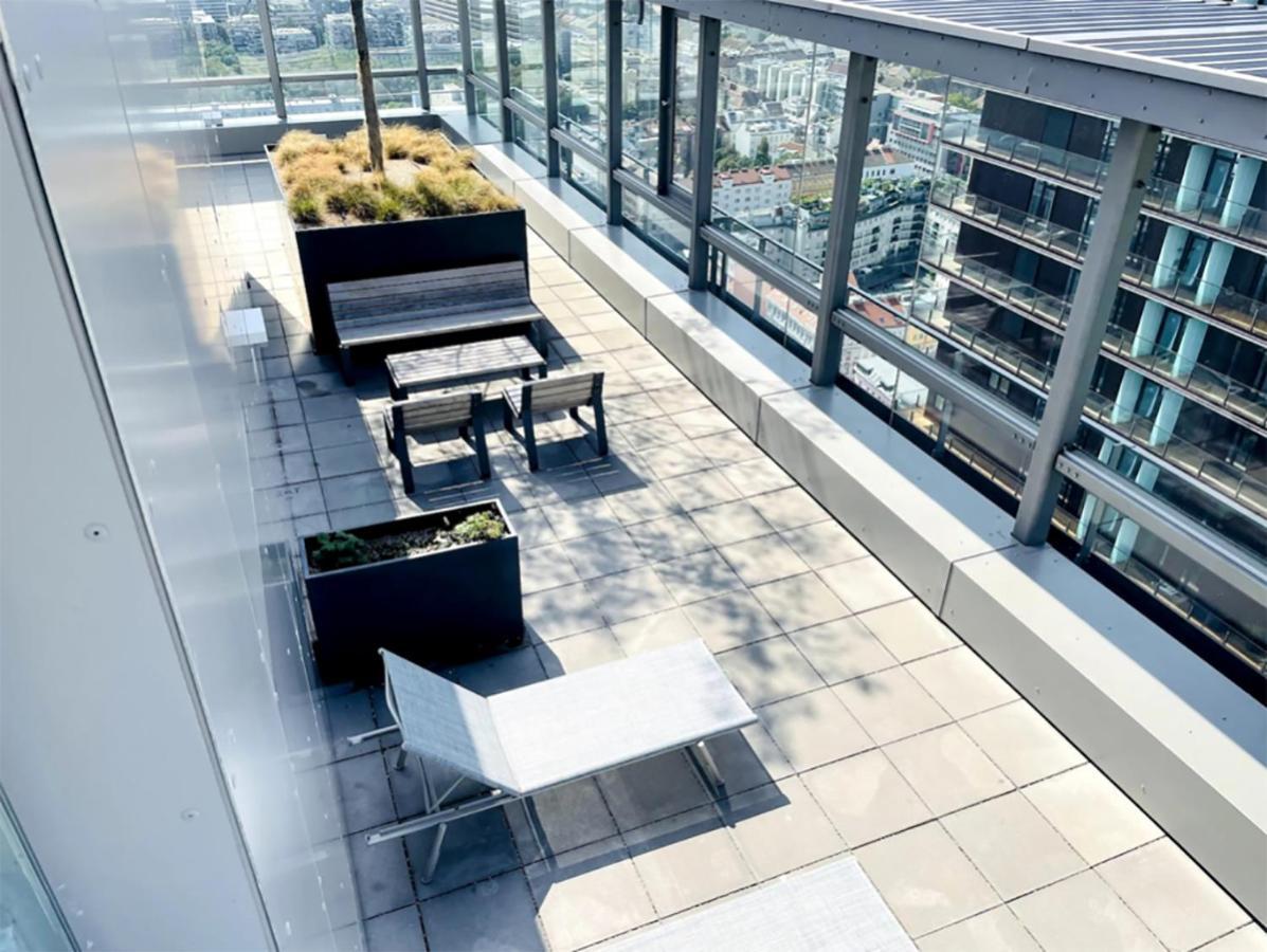 Apartment Sunrise Above Sky With Rooftop Pool *