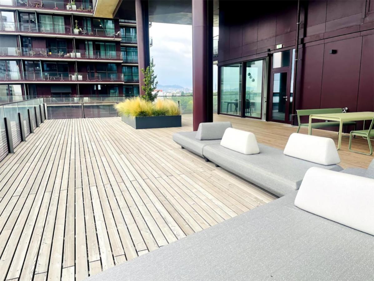 Apartment Sunrise Above Sky With Rooftop Pool *